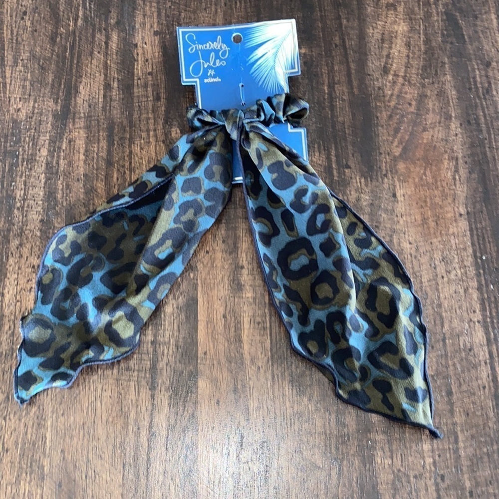 Hair Accessory Bundle - Picture 5 of 6